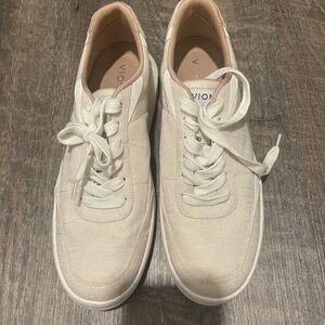Vionic Women's Cream Athletic Shoes